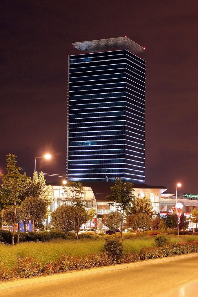 Garena Plaza (https://www.garenaplaza.com/)